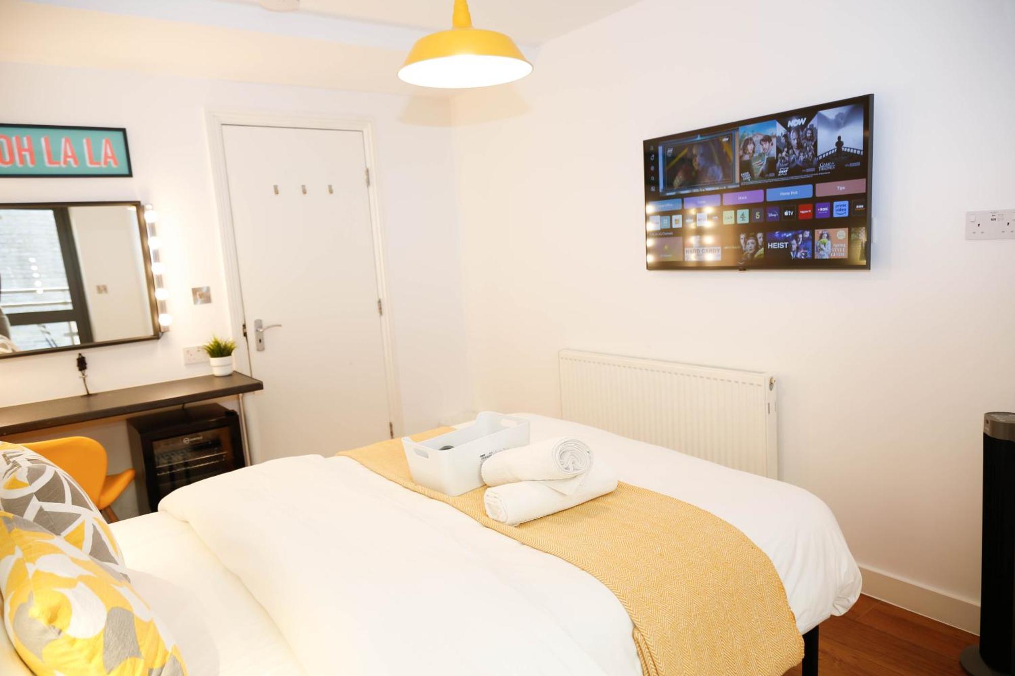 New Luxury Rooms In The Heart Of London Next To Shops, Cafes, Bars & Metro With Shared Bathrooms المظهر الخارجي الصورة