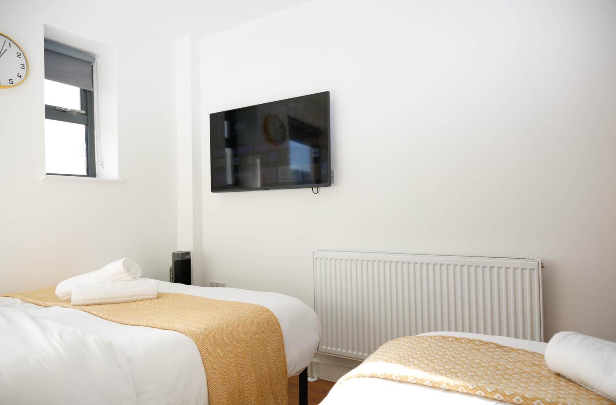New Luxury Rooms In The Heart Of London Next To Shops, Cafes, Bars & Metro With Shared Bathrooms المظهر الخارجي الصورة