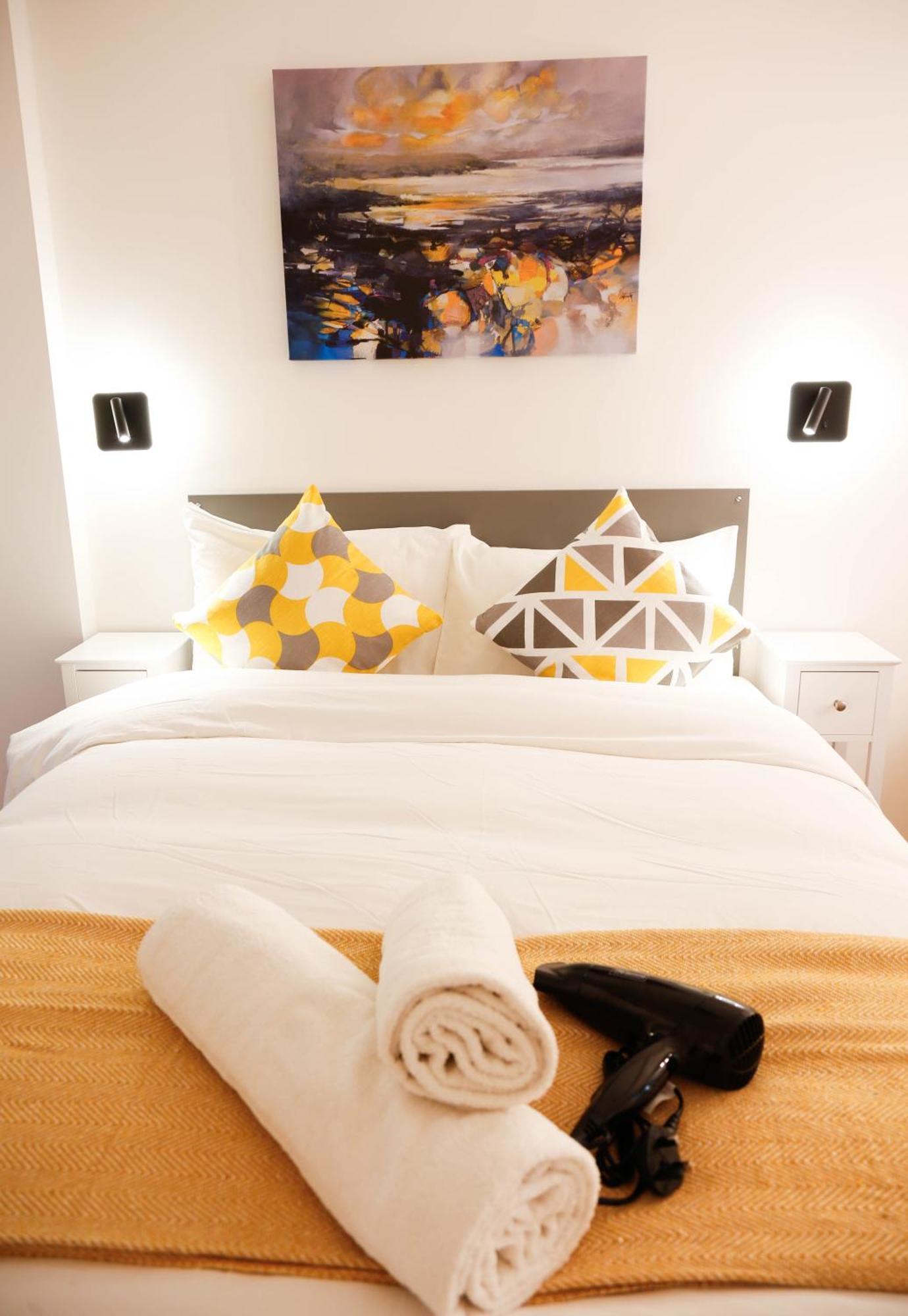 New Luxury Rooms In The Heart Of London Next To Shops, Cafes, Bars & Metro With Shared Bathrooms المظهر الخارجي الصورة