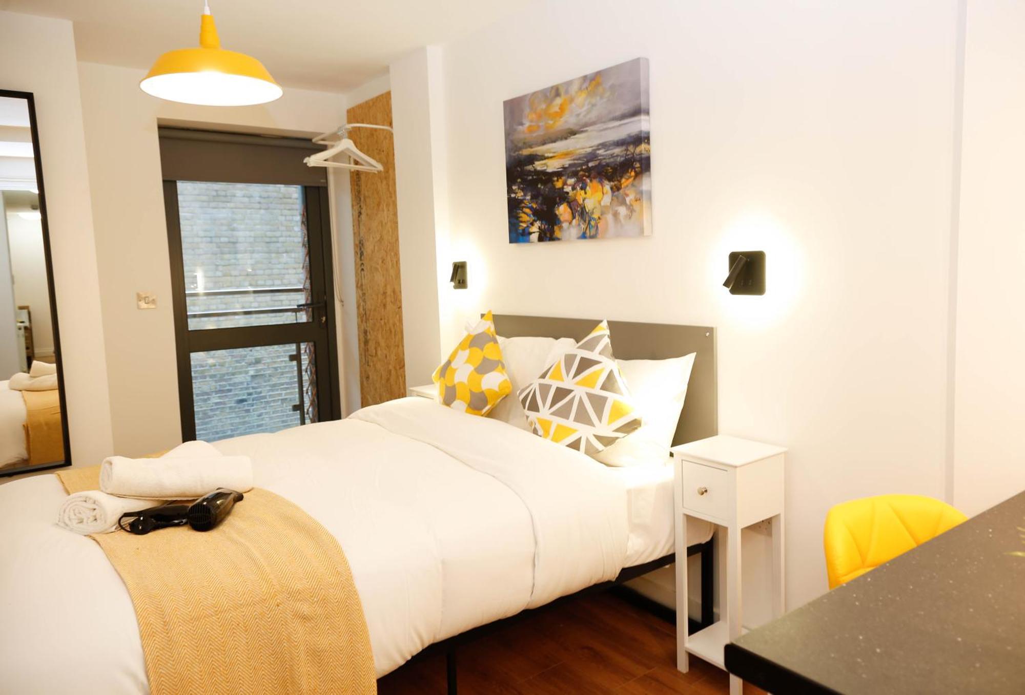 New Luxury Rooms In The Heart Of London Next To Shops, Cafes, Bars & Metro With Shared Bathrooms المظهر الخارجي الصورة