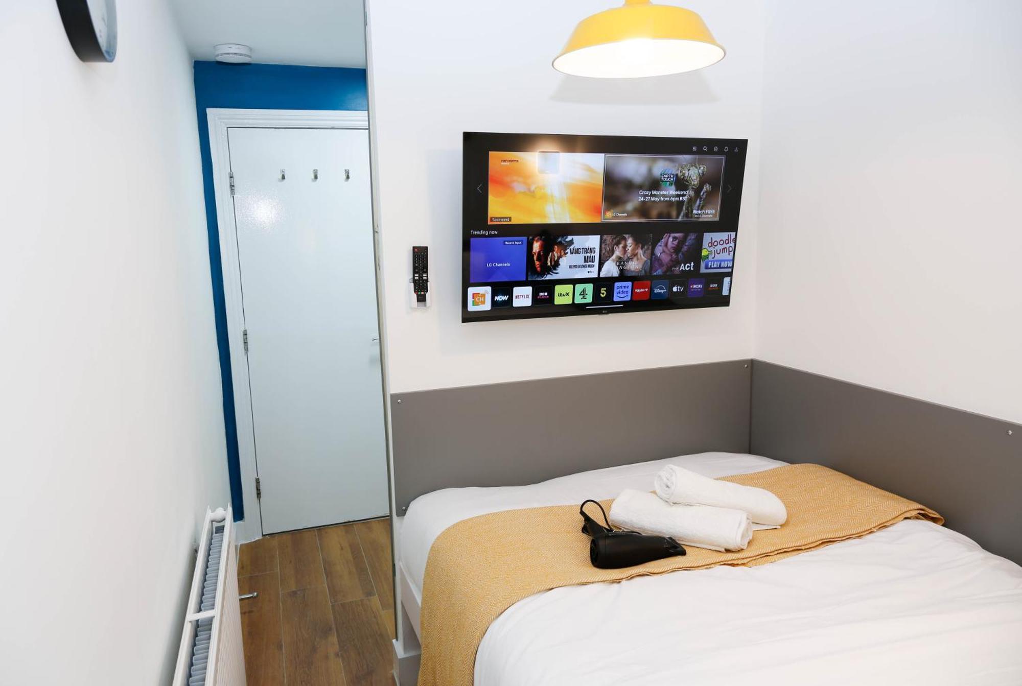 New Luxury Rooms In The Heart Of London Next To Shops, Cafes, Bars & Metro With Shared Bathrooms المظهر الخارجي الصورة