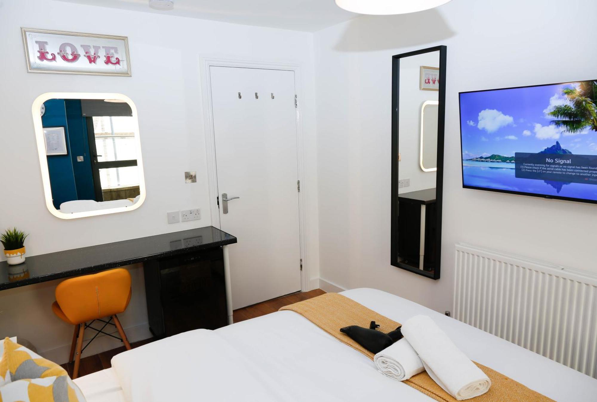 New Luxury Rooms In The Heart Of London Next To Shops, Cafes, Bars & Metro With Shared Bathrooms المظهر الخارجي الصورة