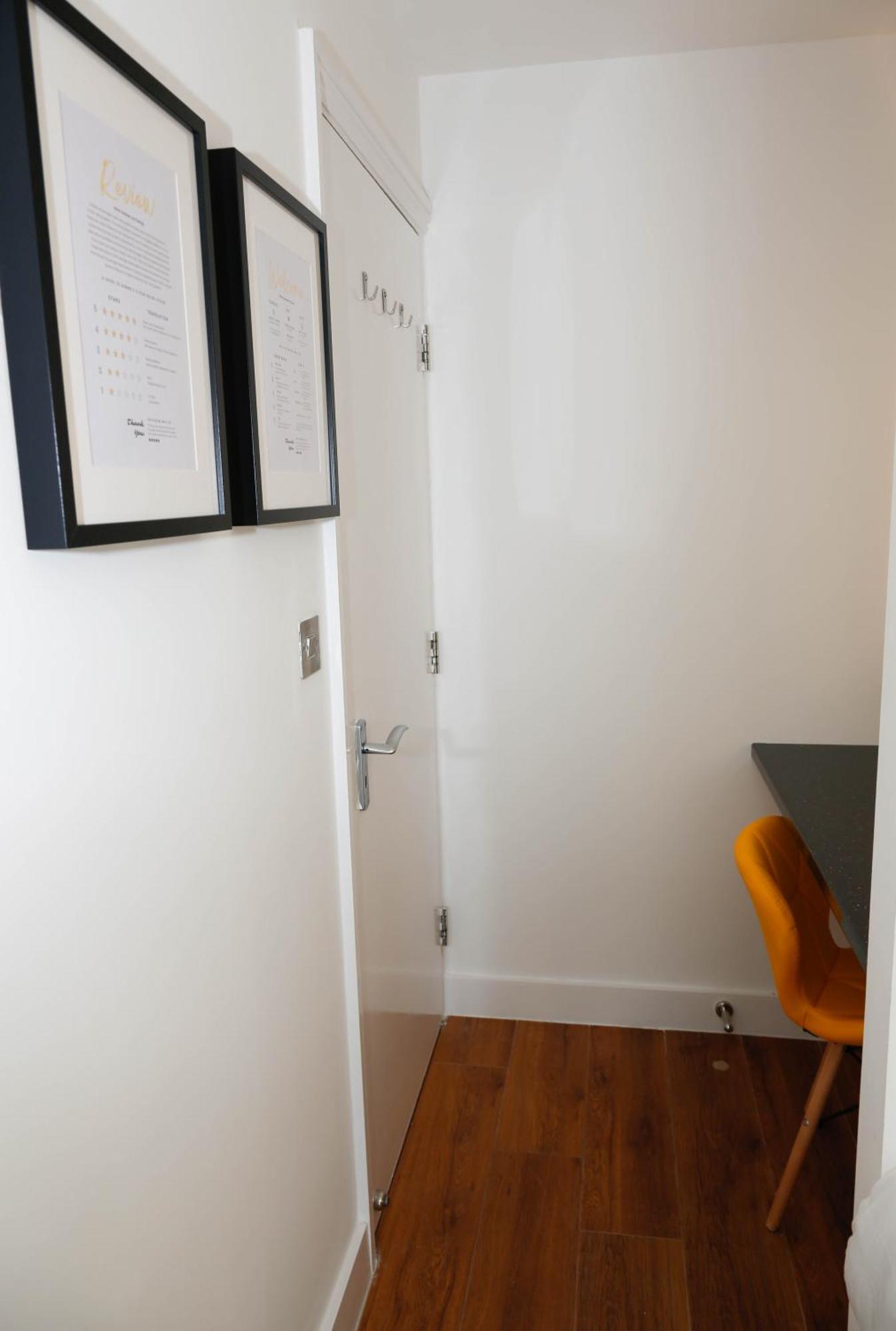 New Luxury Rooms In The Heart Of London Next To Shops, Cafes, Bars & Metro With Shared Bathrooms المظهر الخارجي الصورة